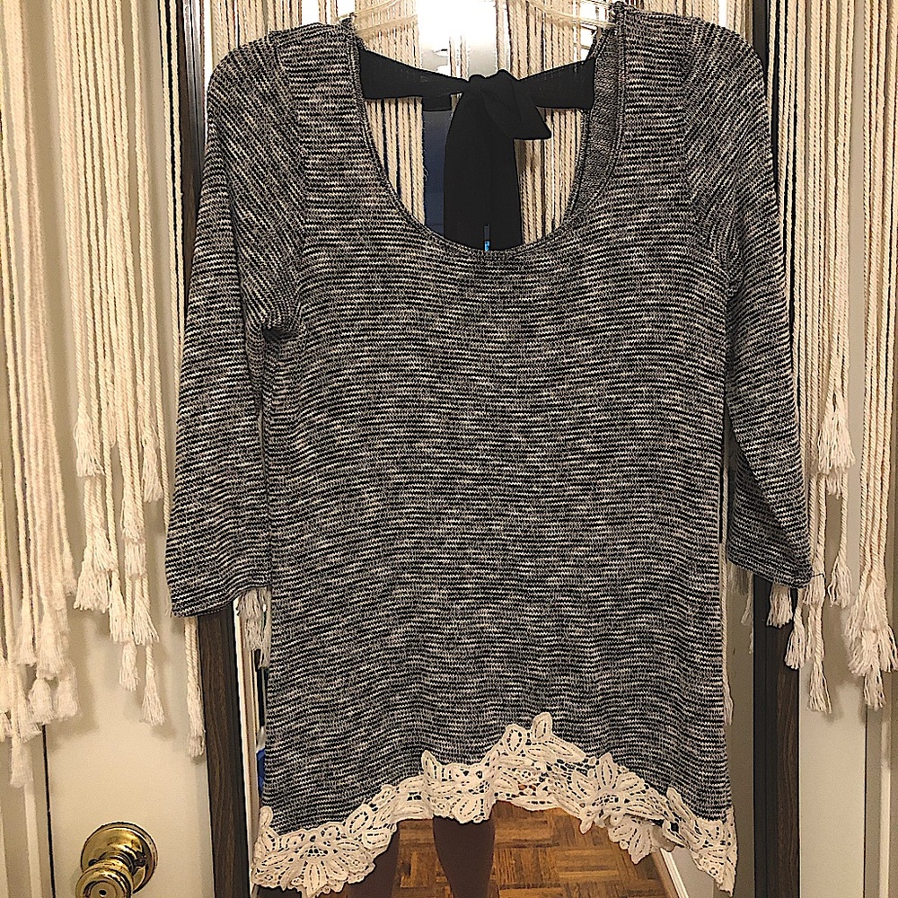 Lightweight knit tunic